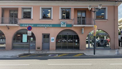 Crédit Agricole Agence De ST LAURENT DU VAR, Banque à Saint-Laurent-du-Var