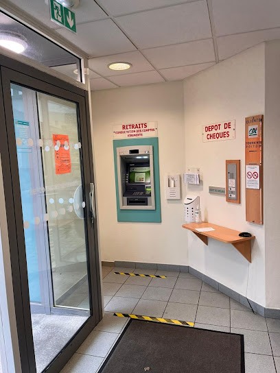 CREDIT AGRICOLE CHARROUX, Banque à Charroux
