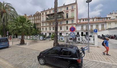 Crédit Agricole Agence De HYERES CLOTIS, Banque à Hyères