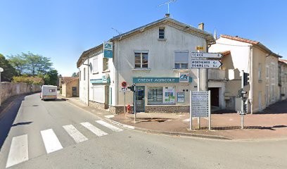 CREDIT AGRICOLE SAINT-MARTIN-LA-RIVIERE, Banque à Valdivienne