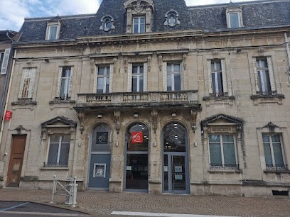Caisse d'Epargne Luneville Carnot, Banque à Lunéville