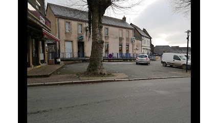 Crédit Agricole Centre-est à Issy L'Evêque, Banque à Issy-l'Évêque