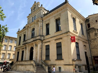 Caisse D'Epargne Uzes, Banque à Uzès