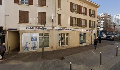 Crédit Mutuel, Banque à Suresnes