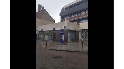 LCL Banque et assurance, Banque à Gaillon