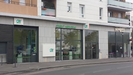 Crédit Agricole Centre-est à Décines Fraternité, Banque à Décines-Charpieu