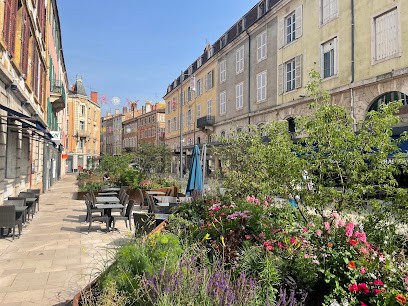 Crédit Agricole Centre-est à Mâcon Centre, Banque à Mâcon