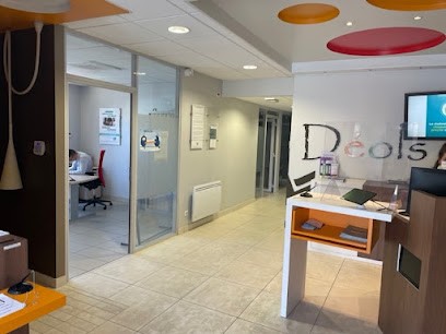 Crédit Agricole Centre Ouest, Banque à Déols