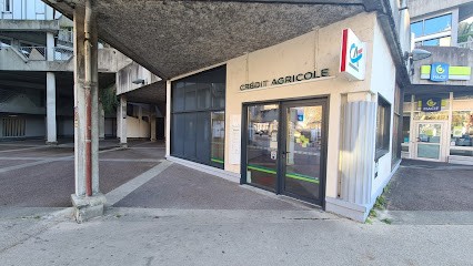 Credit Agricole Center-East Center In Givors, Banque à Givors