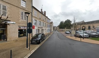 Caisse D'Epargne Montmorillon, Banque à Montmorillon