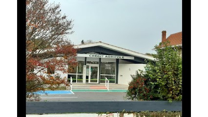 Crédit Agricole Agence de Salles, Banque à Salles