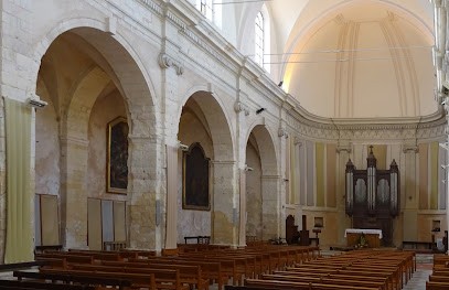 Caisse D'Epargne Martigues Jonquieres, Banque à Martigues