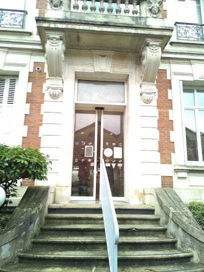 Caisse D'Epargne Montereau Fault Yonne, Banque à Barbey