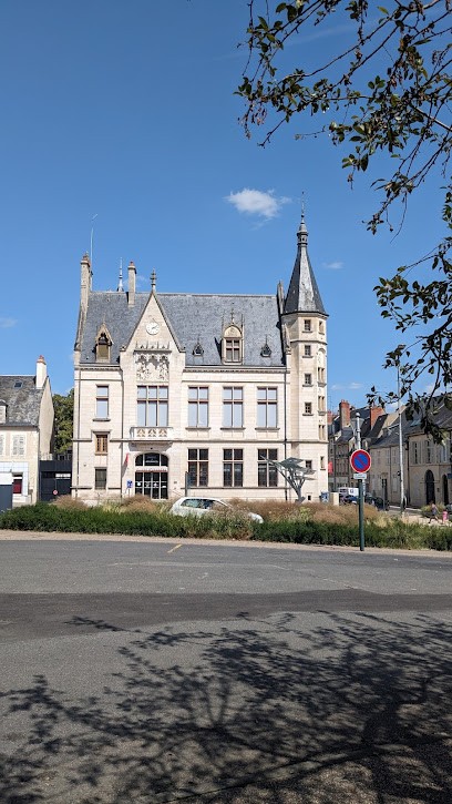 Caisse D'Epargne Nevers Carnot, Banque à Nevers