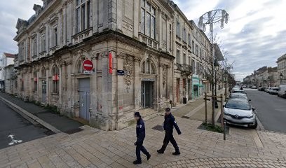 Caisse D'Epargne De Gaulle Rochefort, Banque à Rochefort