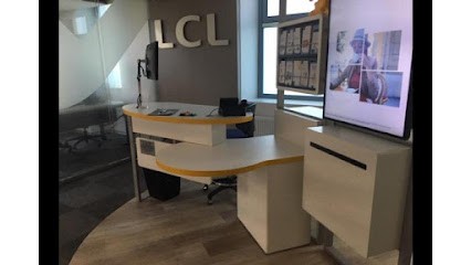 LCL Banque et assurance, Banque à Évry
