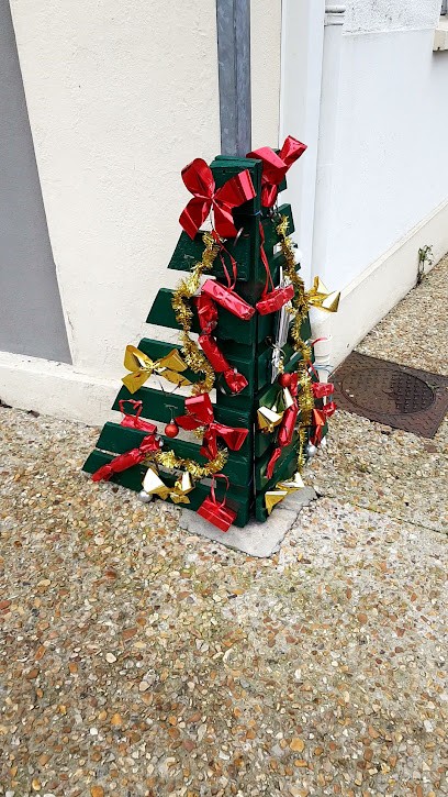 Crédit Agricole Centre Loire - Vailly Sur Sauldre, Banque à Vailly-sur-Sauldre