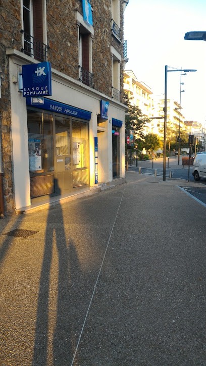 Banque Populaire Val De France, Banque à Viroflay