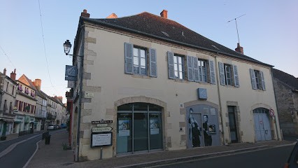 Caisse D'Epargne Saint Pierre Le Moutier, Banque à Saint-Pierre-le-Moûtier